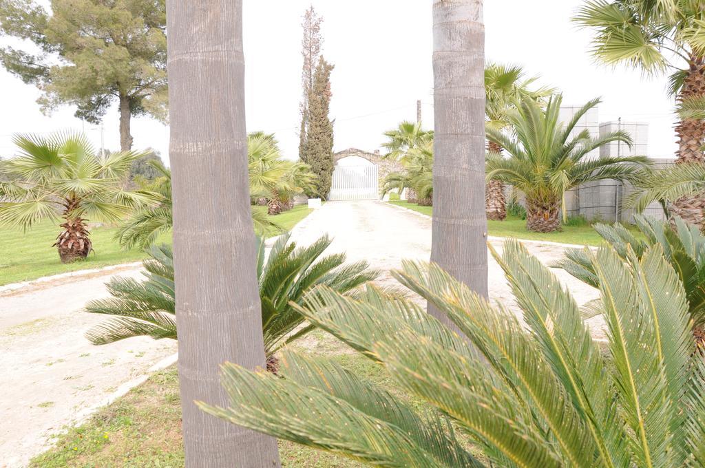 Tenuta I Giardini Del Salento Acomodação com café da manhã Veglie Exterior foto